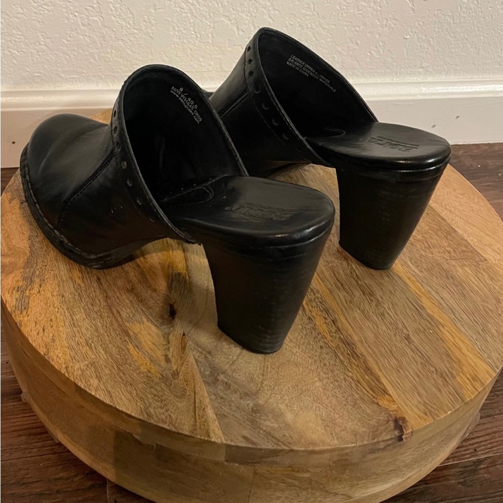 Born Clogs - Picture 5 of 8